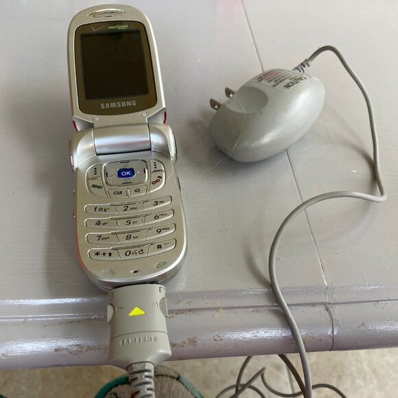 Samsung Gusto 3 SMB311ZKA RED FLIP PHONE EXCELLENT WORKING - Picture 9 of 9